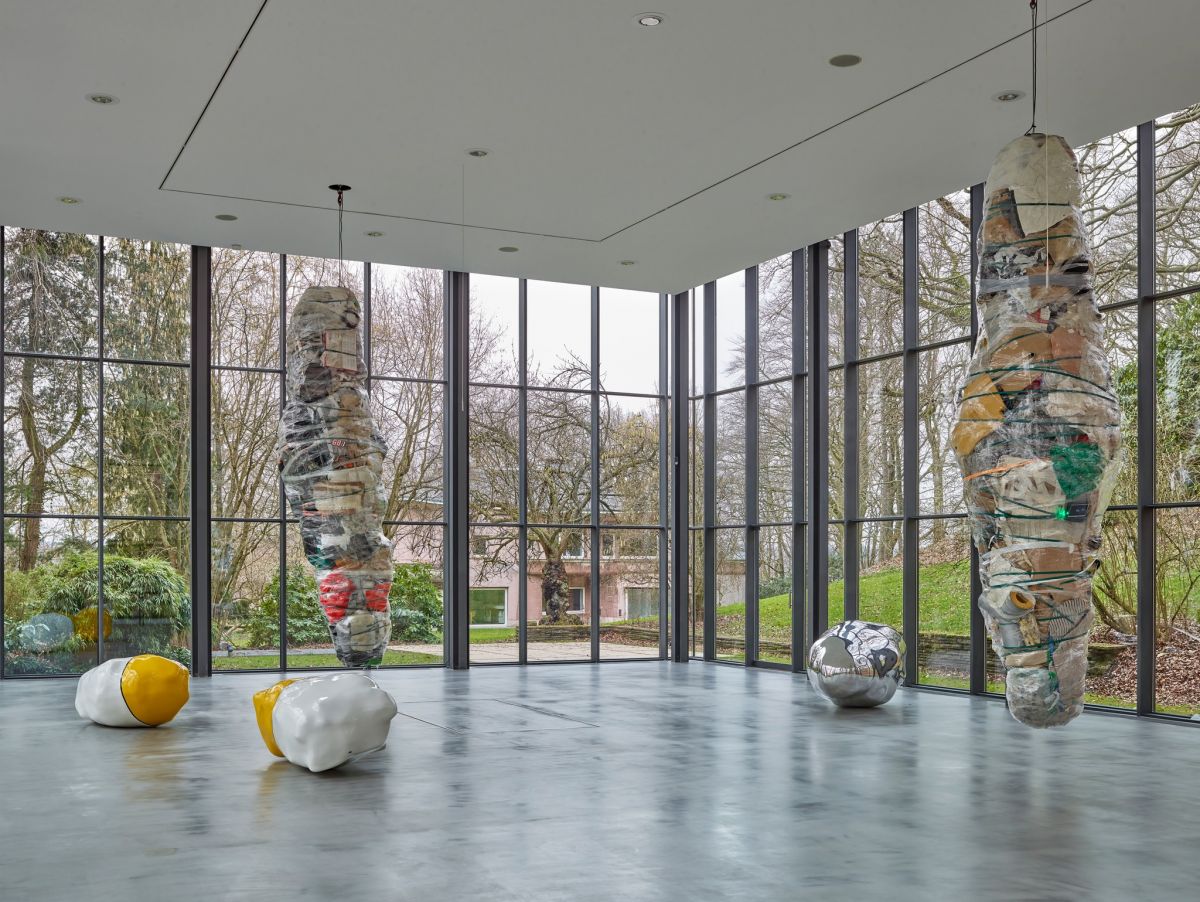 Wilhelm Mundt, ‘Unklumpen’, Installation view, Buchmann Galerie, 2022, Skulpturenpark Waldfrieden