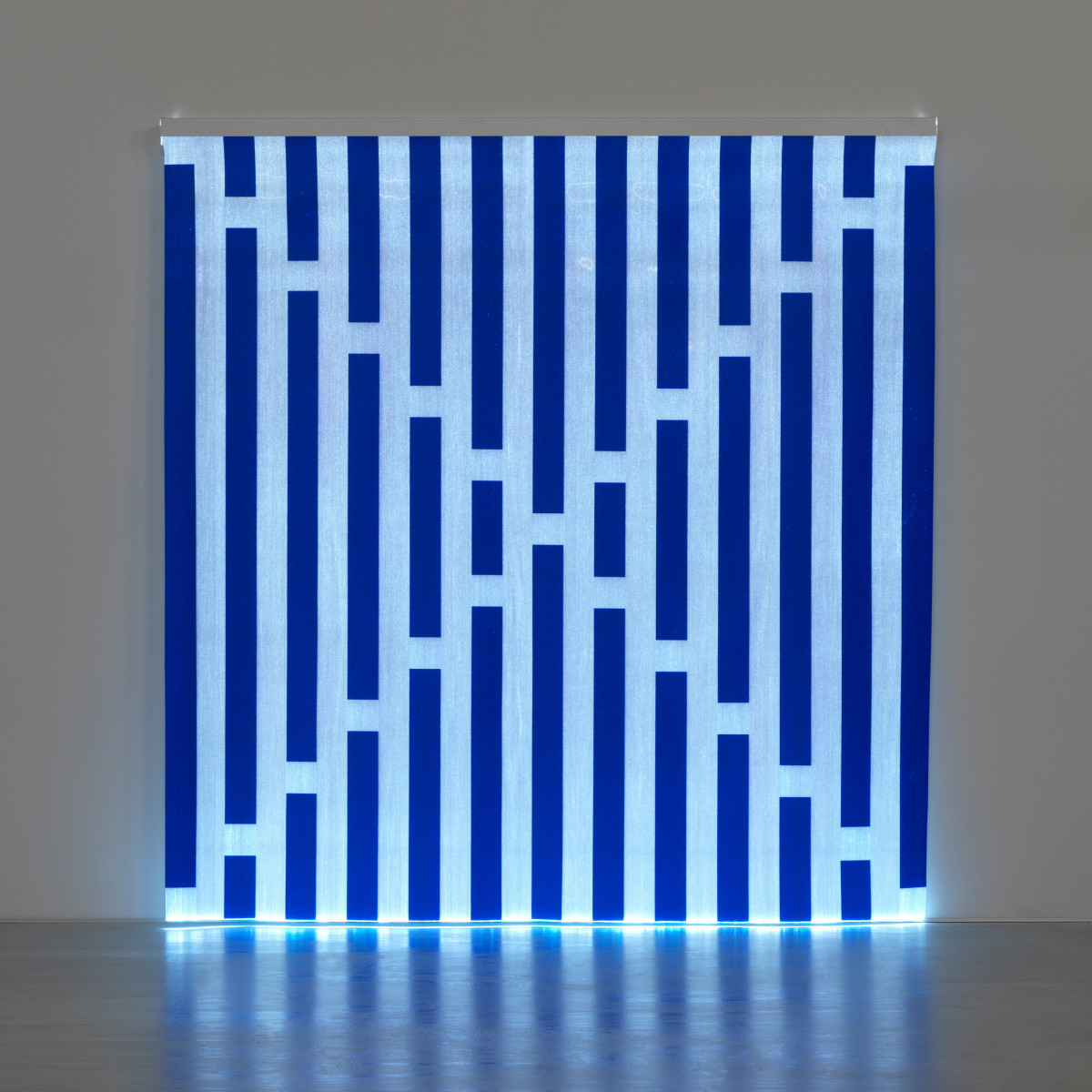 Daniel Buren, ‘Fibres optiques — Bleu foncé J2’, 2013, Glasfasergewebe, LED (weiß, dunkelblau), Stahl